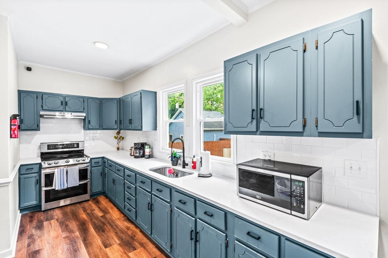 2nd Ave - Photo 2 of 13