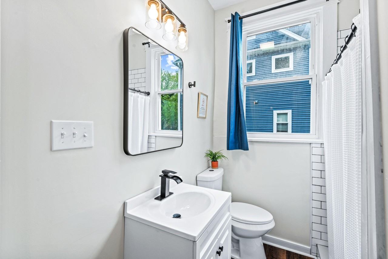 2nd Ave - Photo 4 of 13