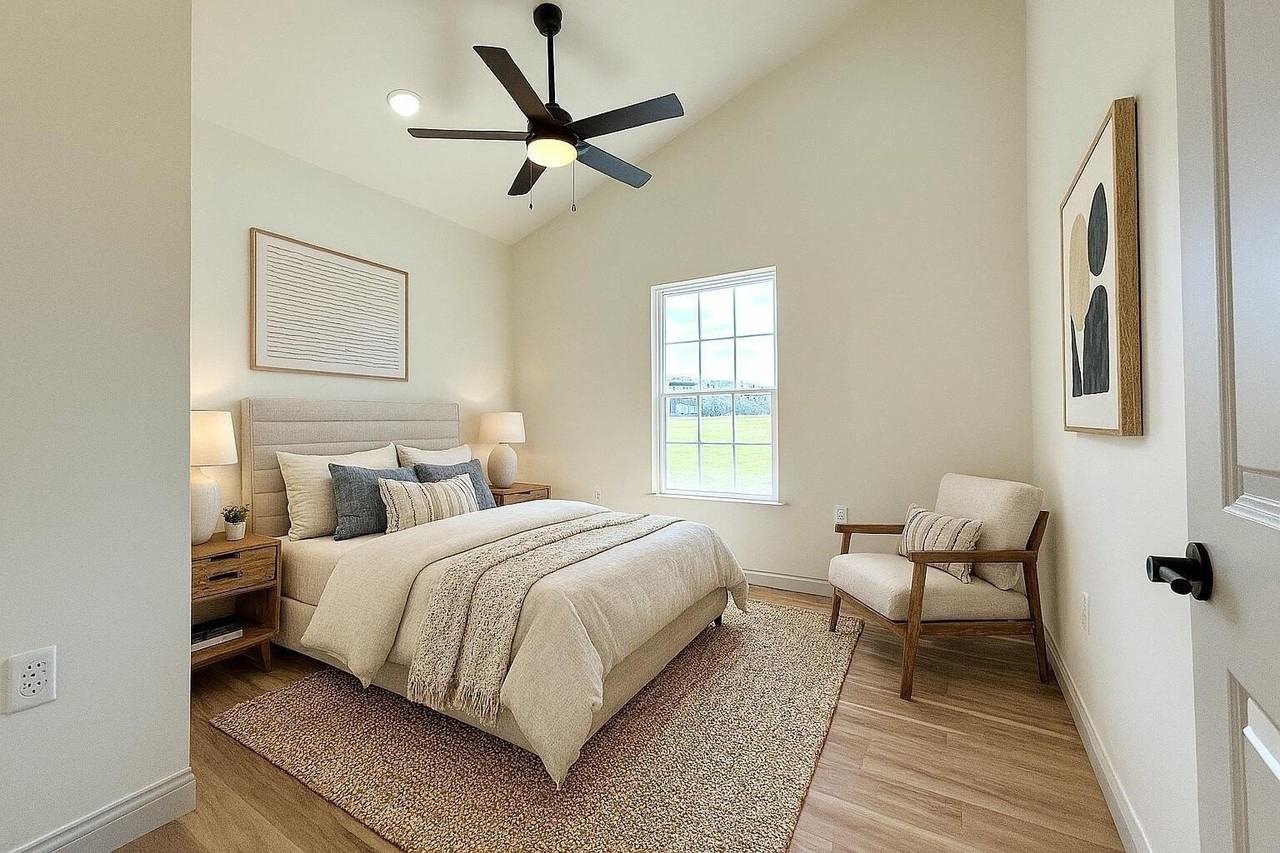 321 Randolph St - Photo 5 of 6