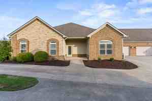 featured image of 592 Regency Cir