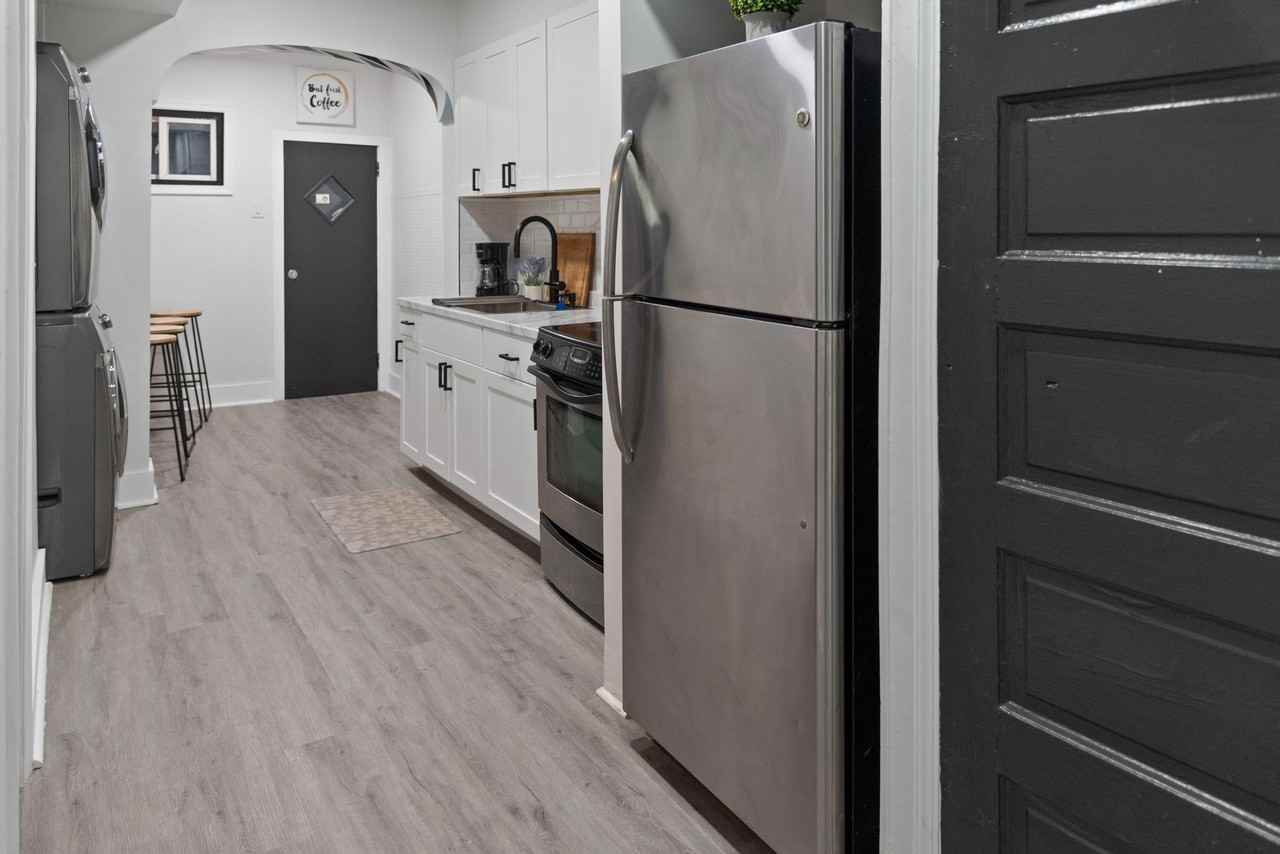 Oakford Ave - Photo 2 of 33