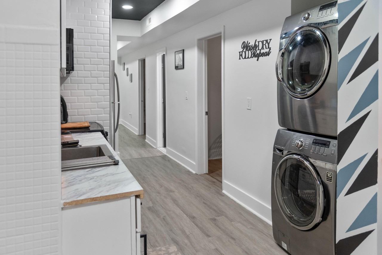 Oakford Ave - Photo 4 of 33