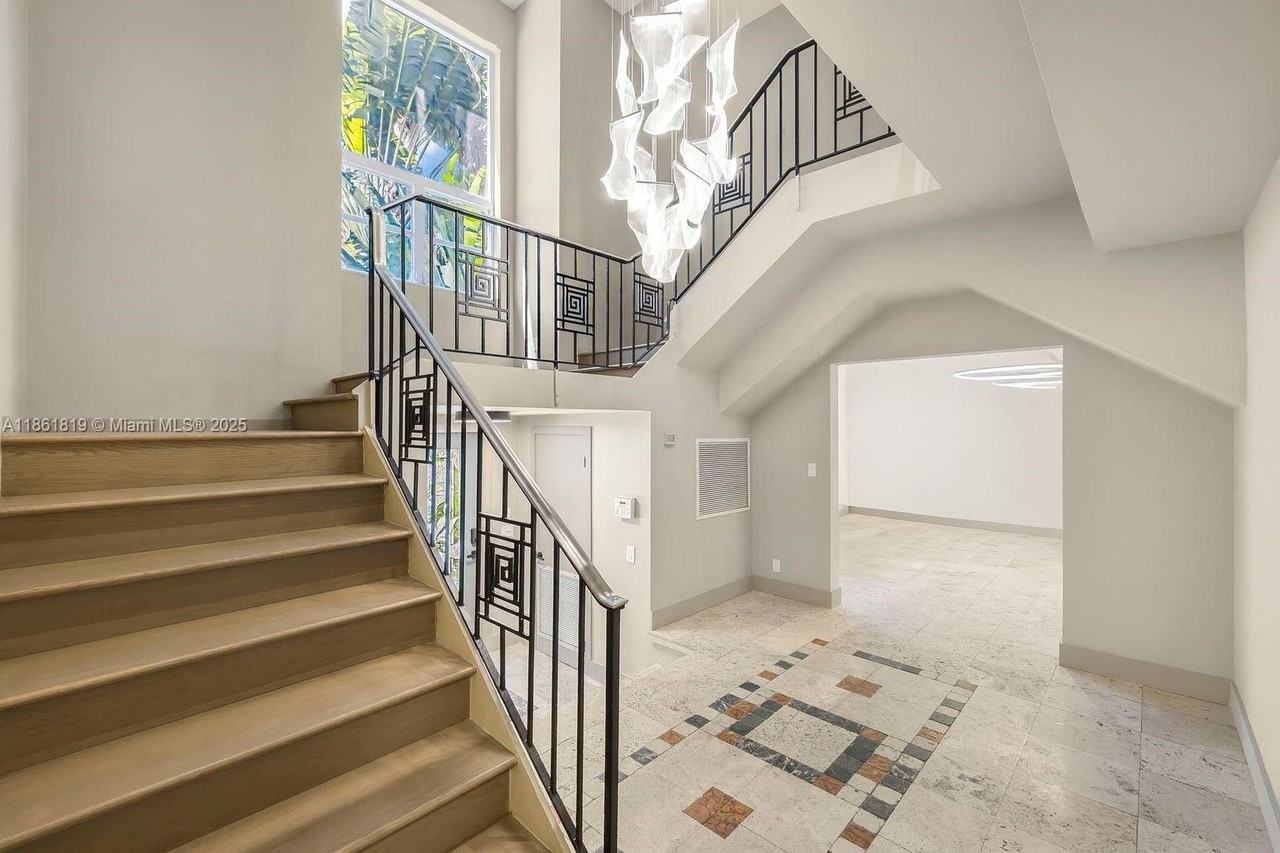 3180 N Bay Rd - Photo 5 of 41