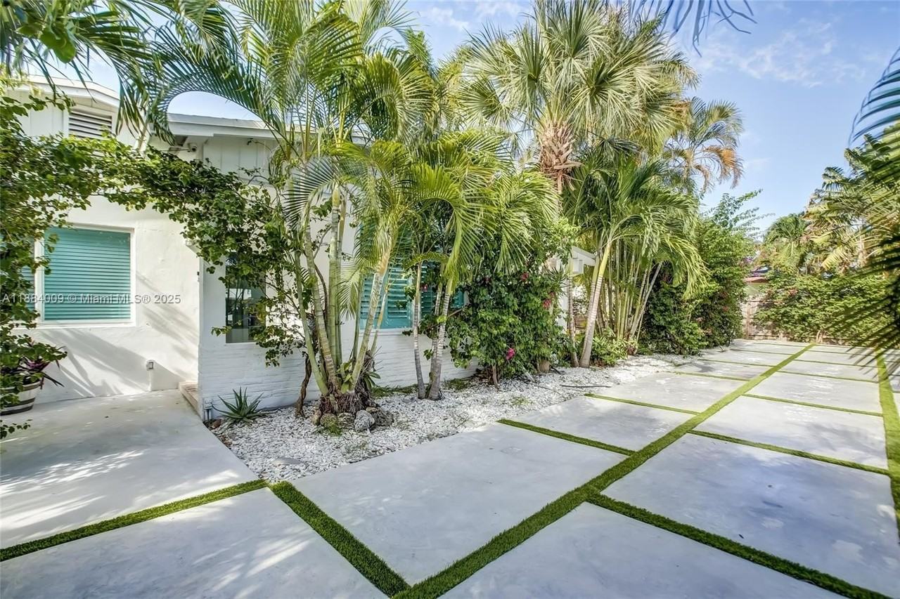 2601 Ne 11th Ct - Photo 3 of 50