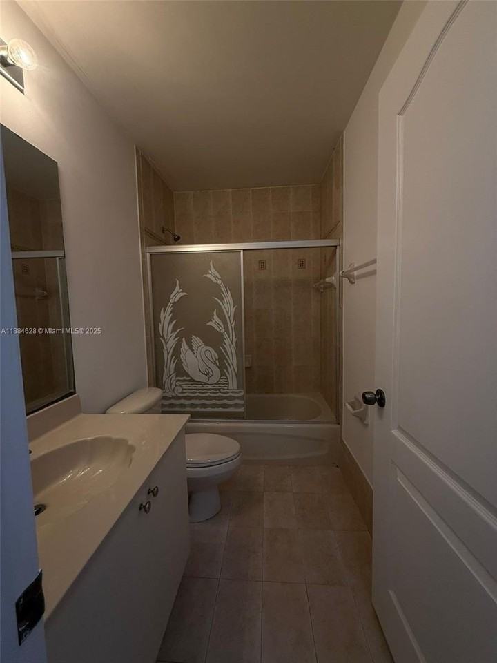 17640 Nw 73rd Ave #200-19 - Photo 2 of 8
