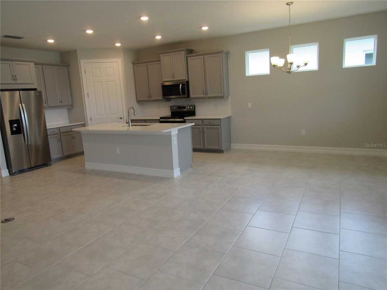 729 Ibiza Loop - Photo 4 of 16