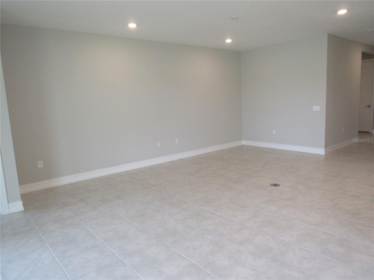 729 Ibiza Loop - Photo 6 of 16