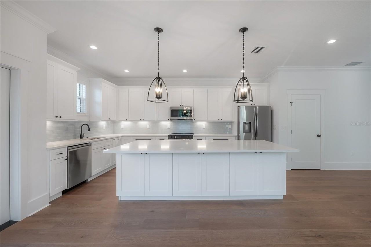 807 E Ida St #1 - Photo 3 of 48