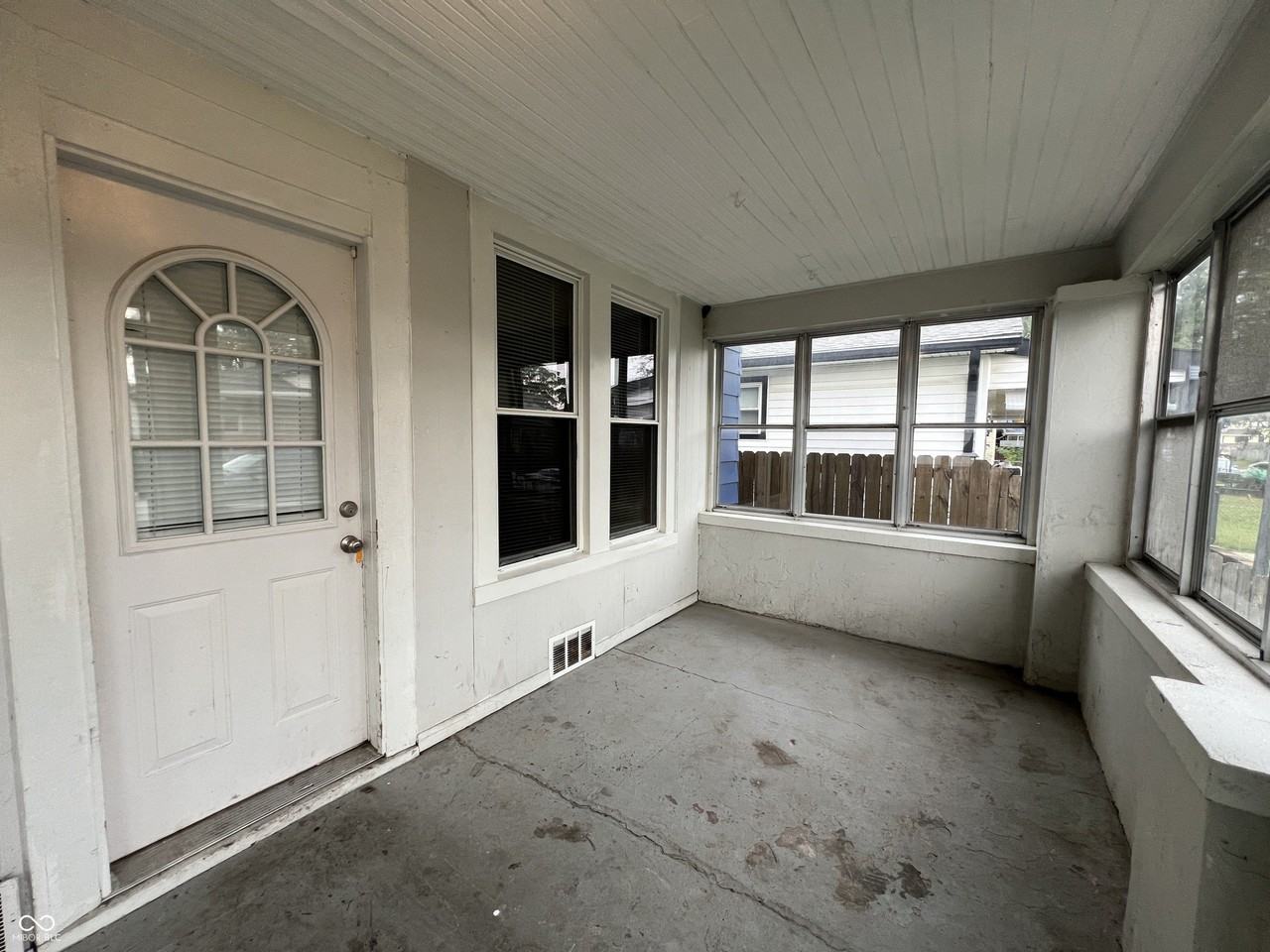 302 S Randolph St - Photo 3 of 21