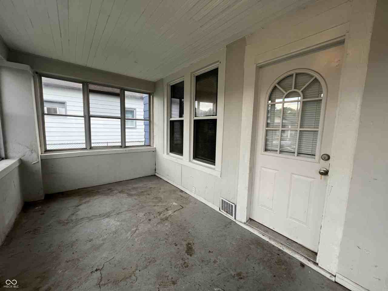 302 S Randolph St - Photo 4 of 21