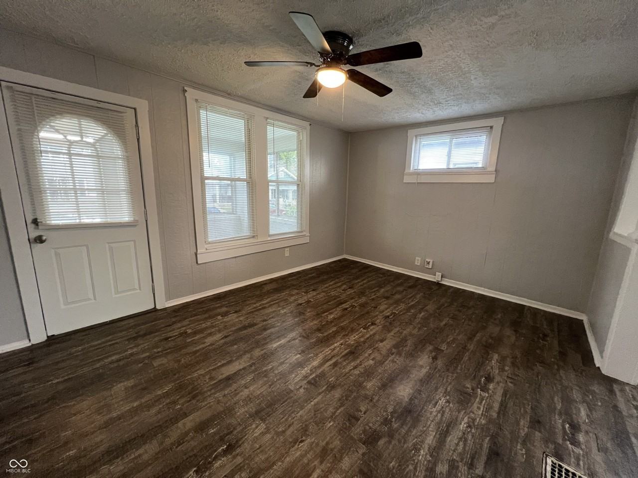 302 S Randolph St - Photo 6 of 21