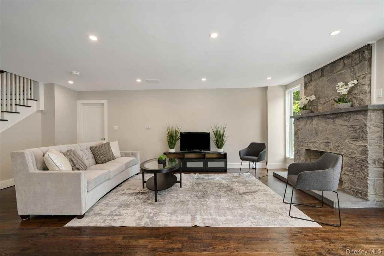 390 E Main St - Photo 3 of 25