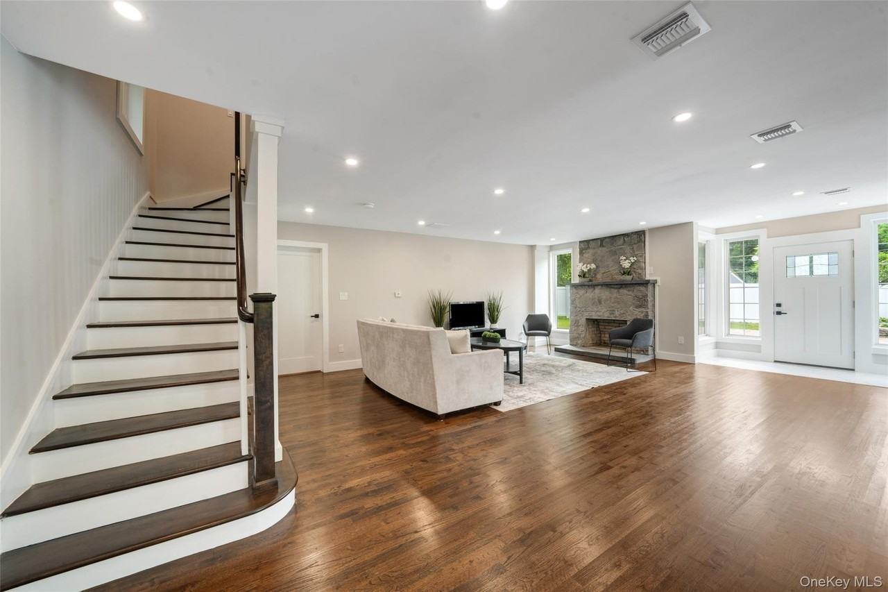 390 E Main St - Photo 5 of 25