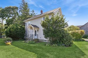 featured image of 335 Herricks Ln #A