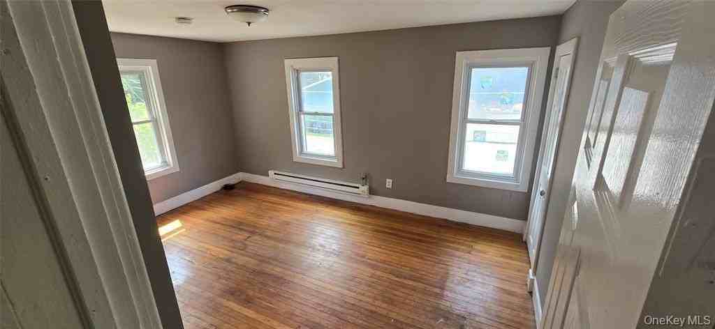 31 Cold Spring Rd - Photo 7 of 11