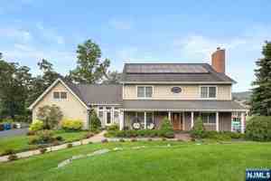 featured image of 27 Ringwood Ln