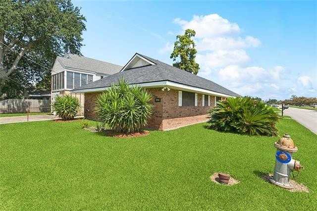 4601 7th St - Photo 3 of 17