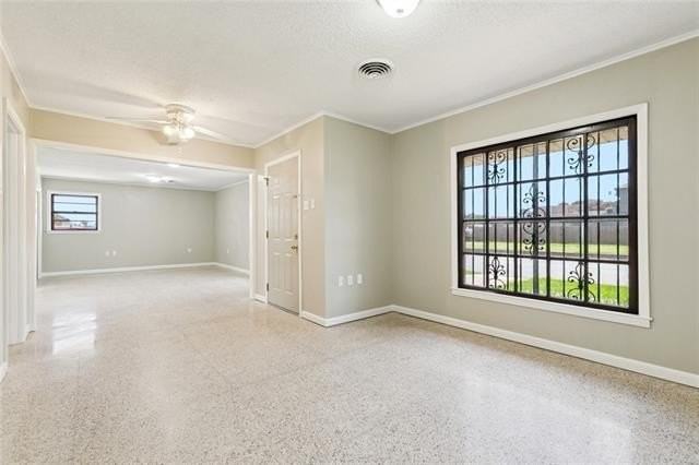 4601 7th St - Photo 4 of 17