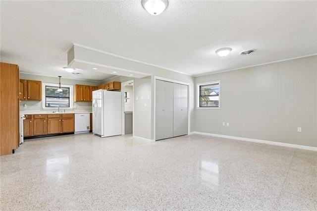 4601 7th St - Photo 6 of 17