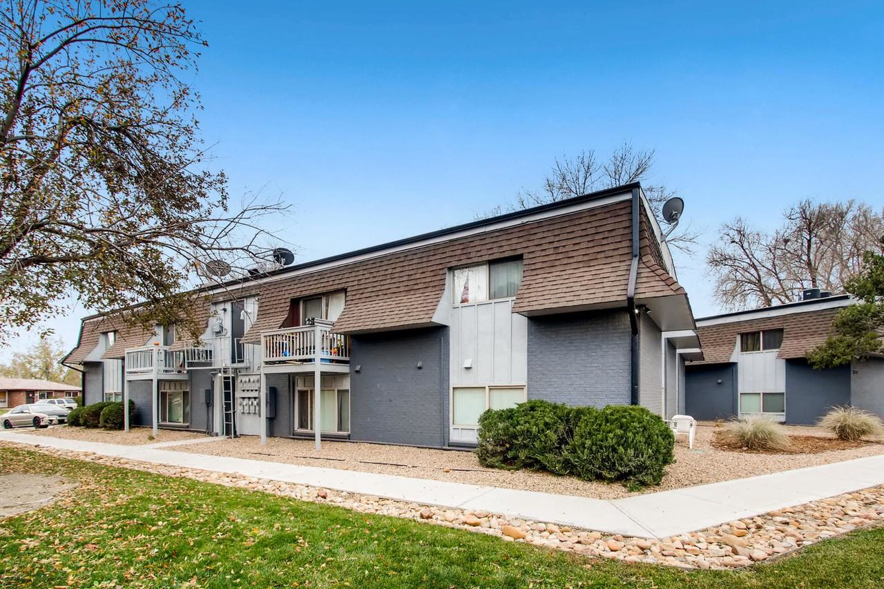 The Vantage Apartments - Photo 2 of 12