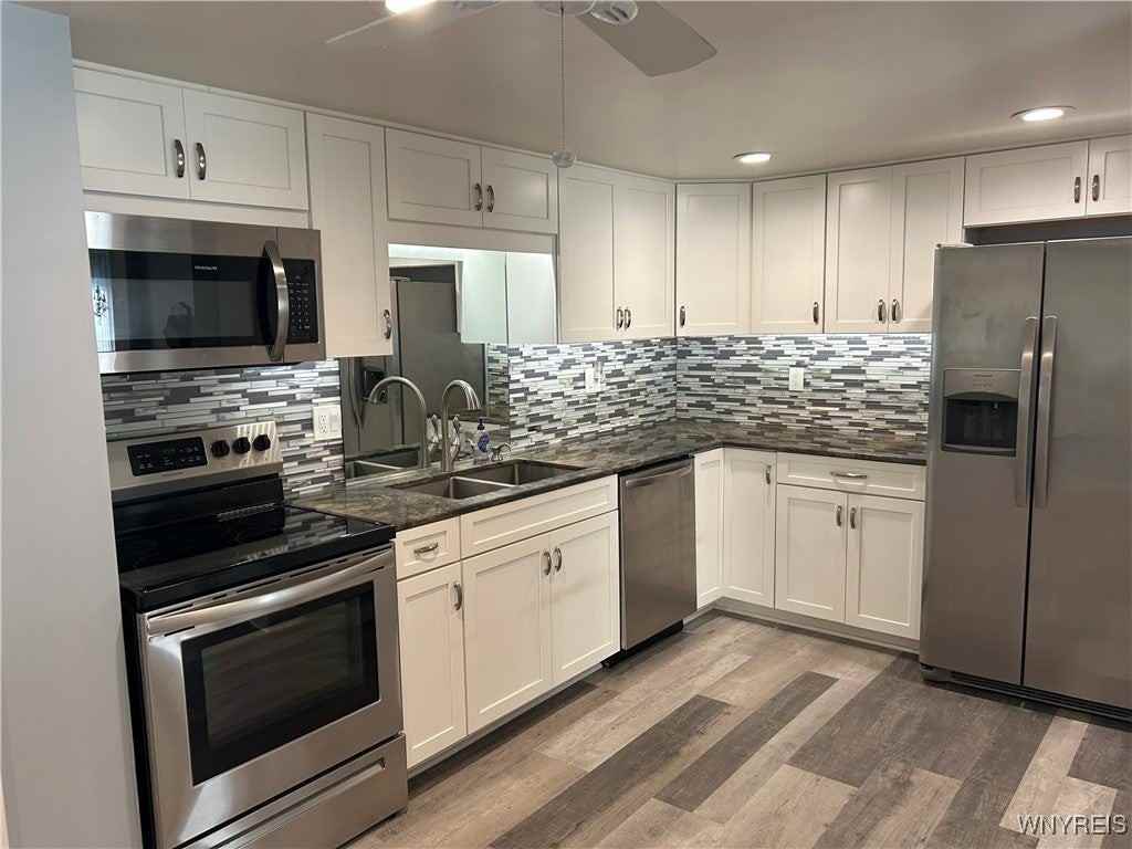 186 Peppertree Dr - Photo 4 of 21