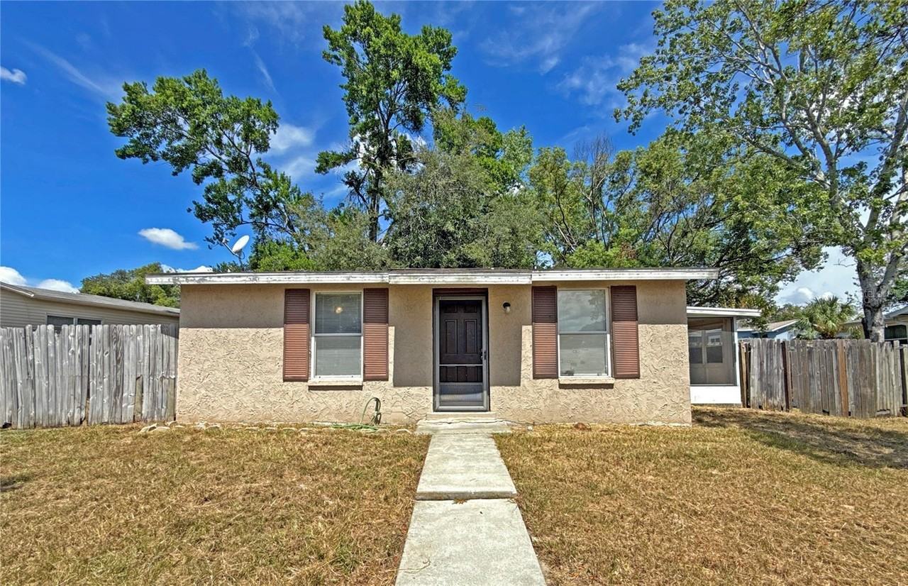 9389 Melrose Street - Photo 2 of 24