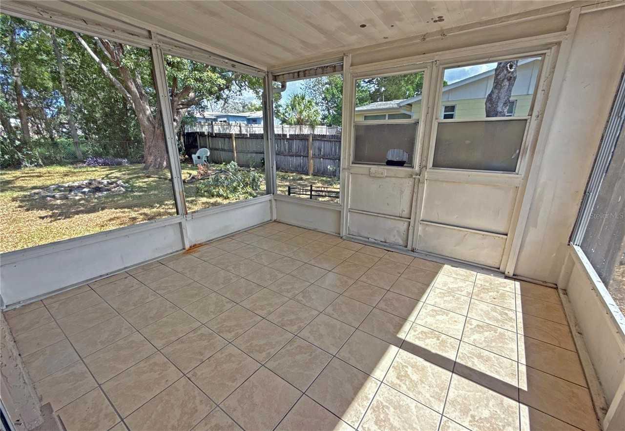 9389 Melrose Street - Photo 7 of 24