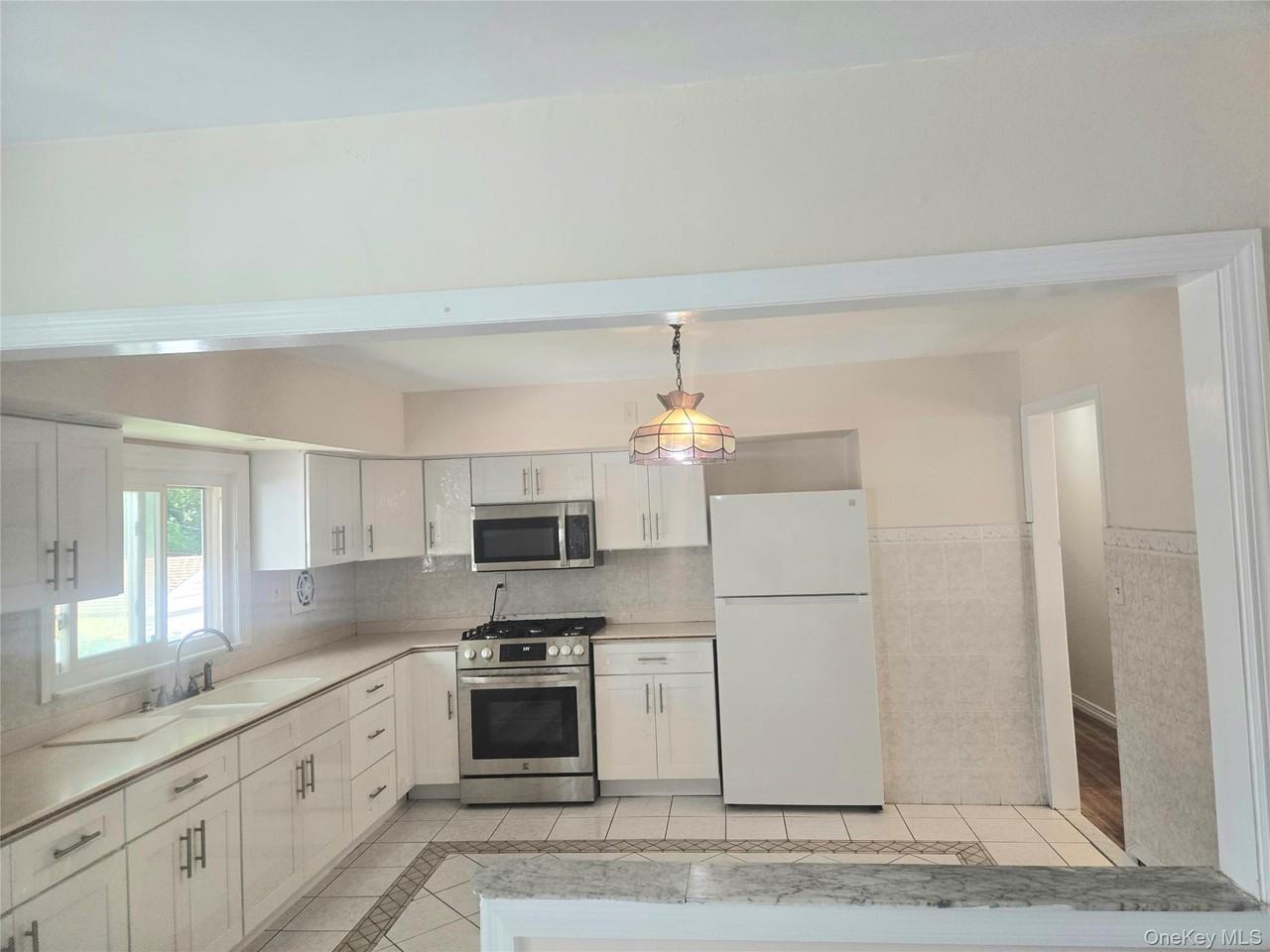 581 Meacham Ave - Photo 2 of 9