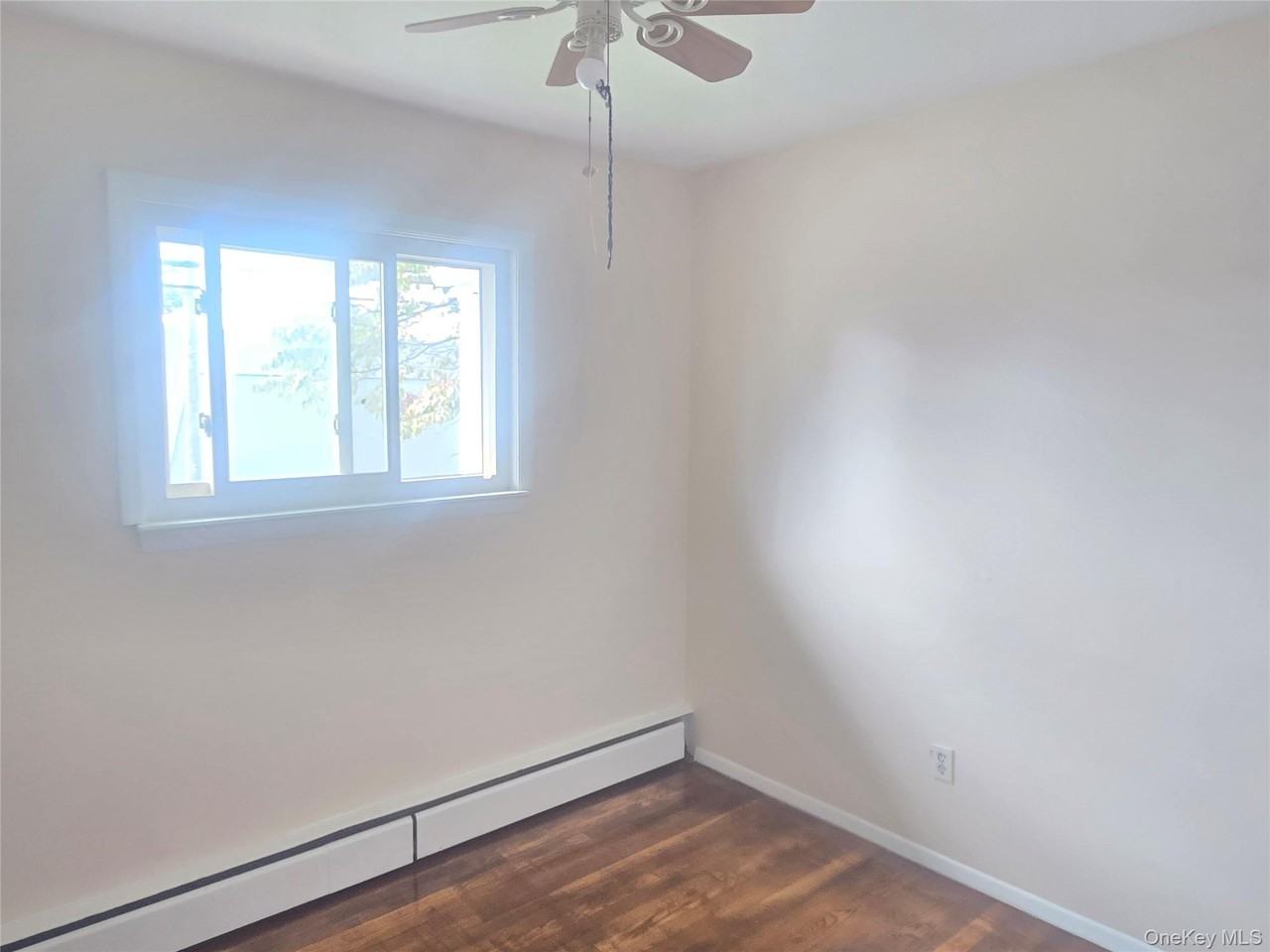 581 Meacham Ave - Photo 5 of 9