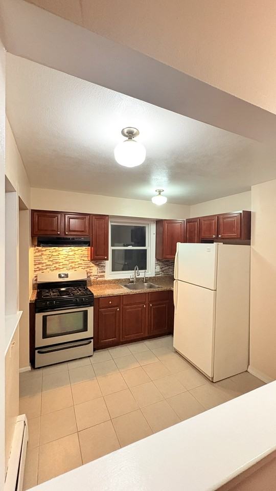 105 Lucille Ave - Photo 3 of 21