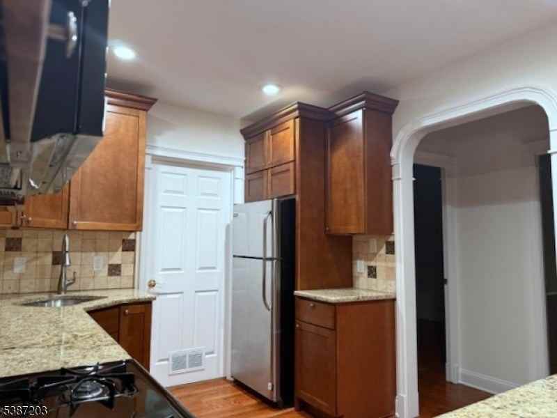 14 Washington Pl - Photo 3 of 13