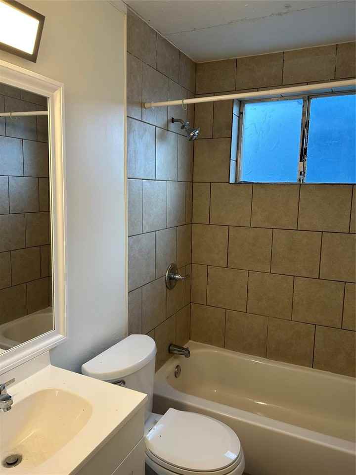 2917 Ashley St ##4 - Photo 6 of 6