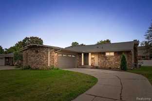 18543 Parklane St - Photo 1 of 1