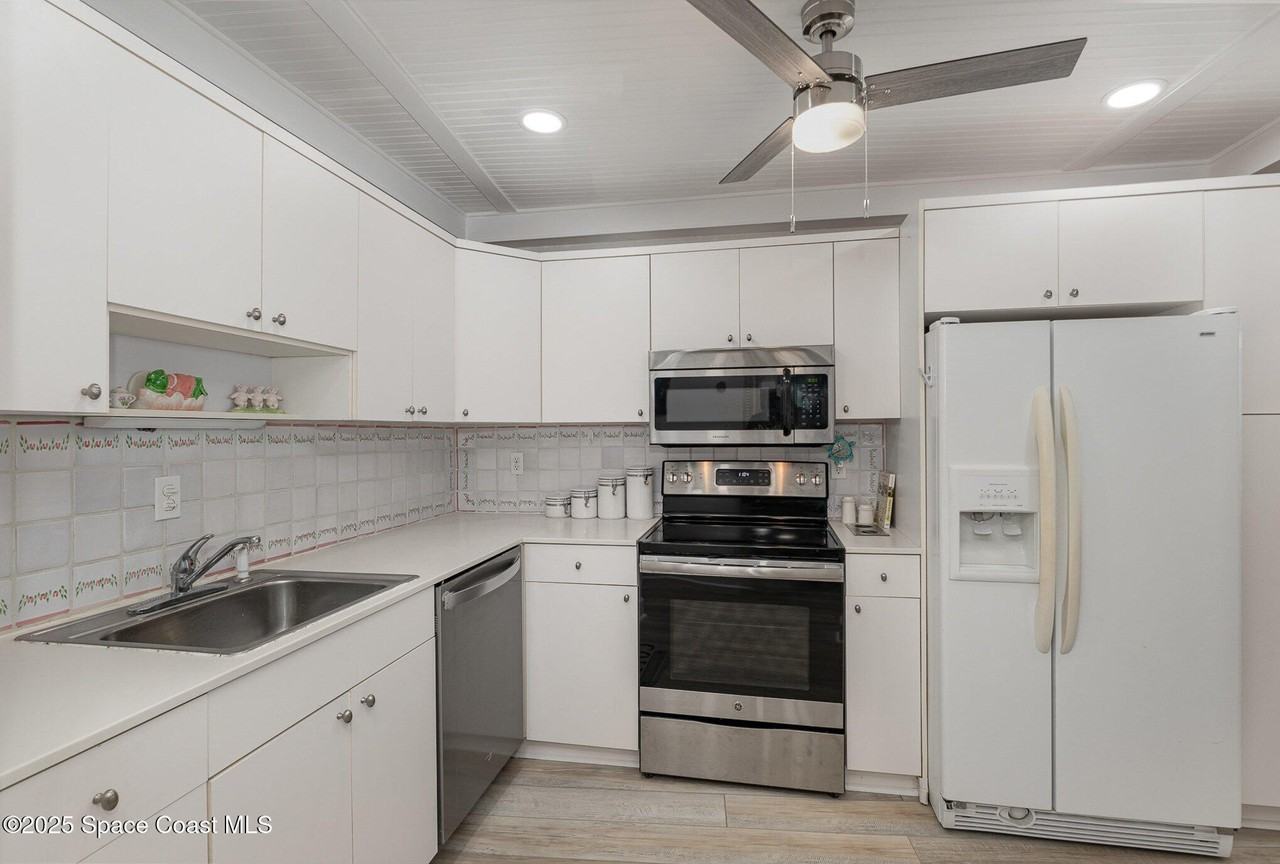 1175 Highway A1a #606 - Photo 6 of 38