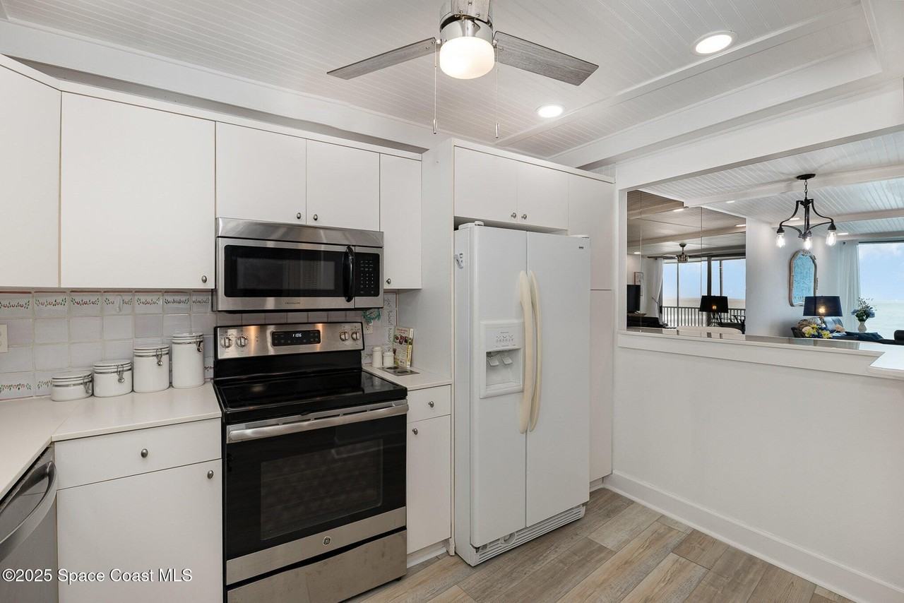 1175 Highway A1a #606 - Photo 7 of 38