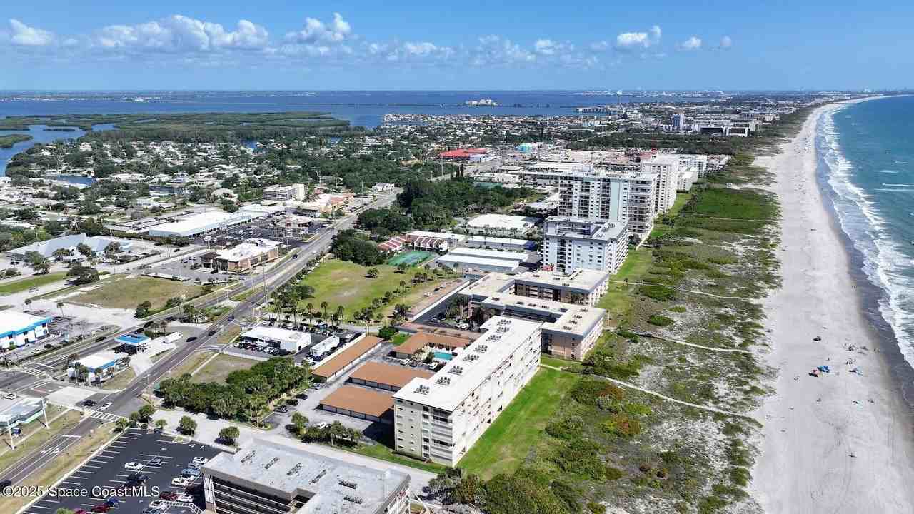 55 N 4th St Apt 401 #401 - Photo 3 of 34