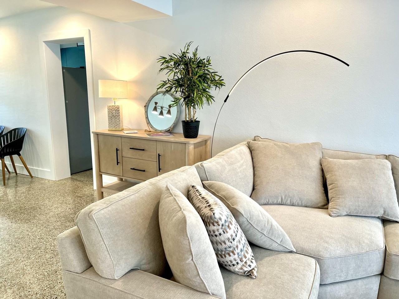 4605 Ocean Beach Blvd - Photo 7 of 44