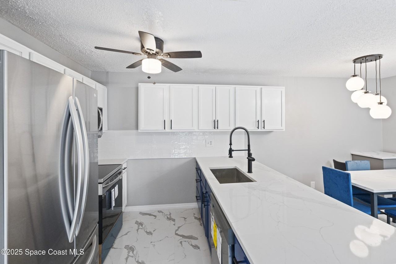 3263 Sand Ct - Photo 2 of 20