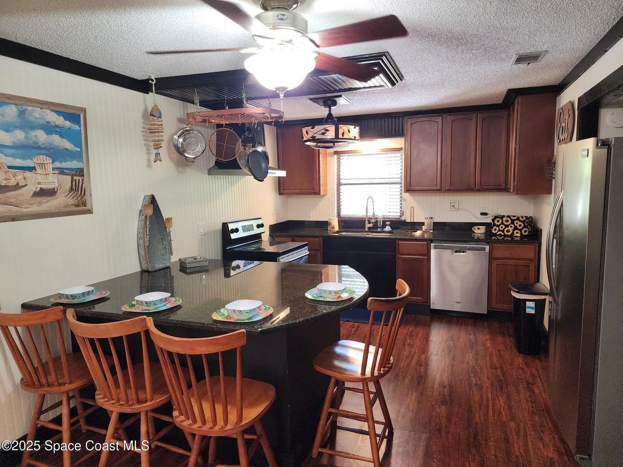 44 Bonaventure Dr - Photo 3 of 17