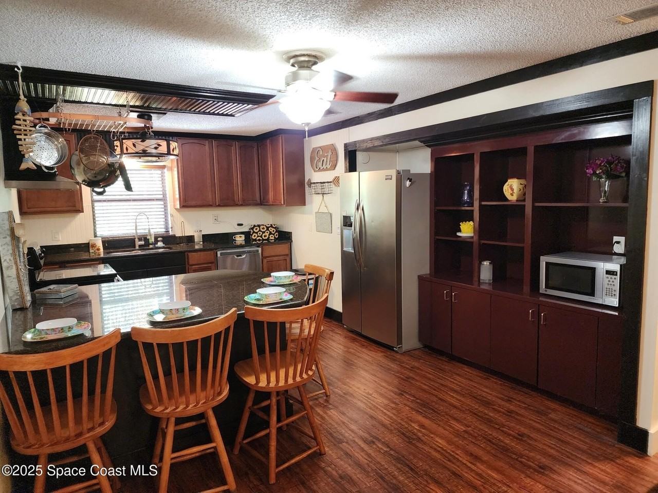 44 Bonaventure Dr - Photo 4 of 17