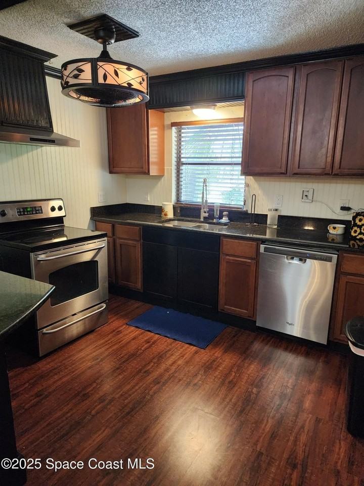 44 Bonaventure Dr - Photo 6 of 17