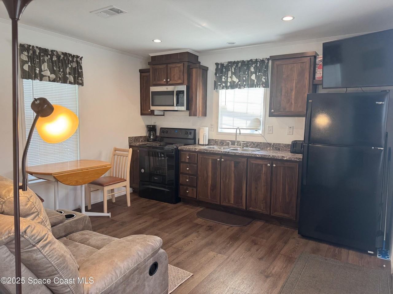 669 Snowbird Ave #196 - Photo 3 of 6