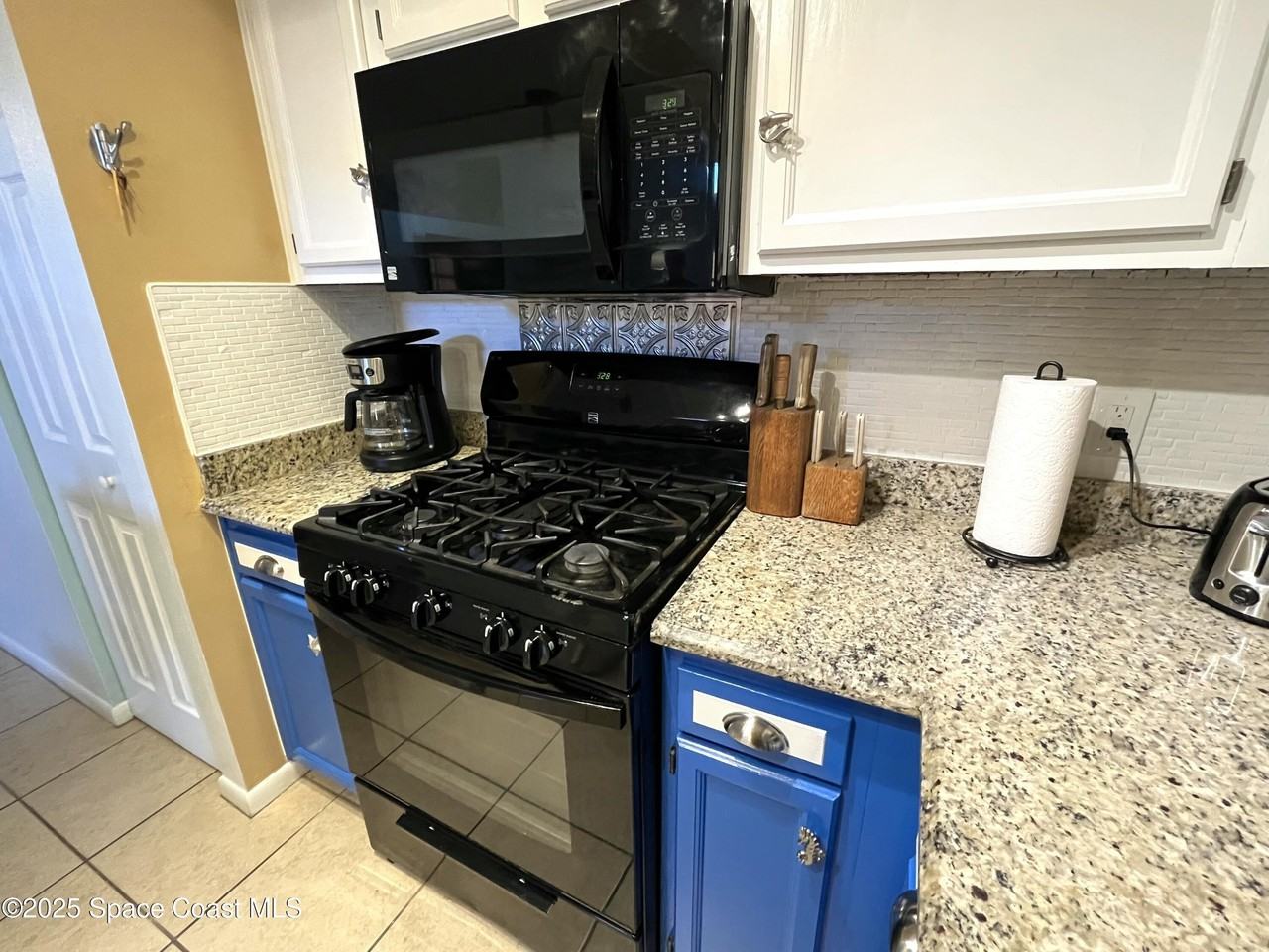 125 Adams Ave - Photo 6 of 28