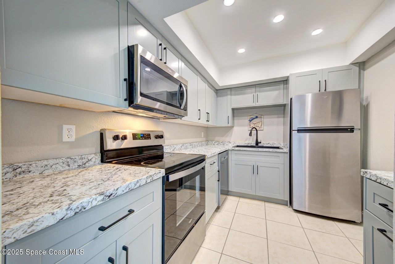 223 Columbia Dr Apt 206 #206 - Photo 3 of 21