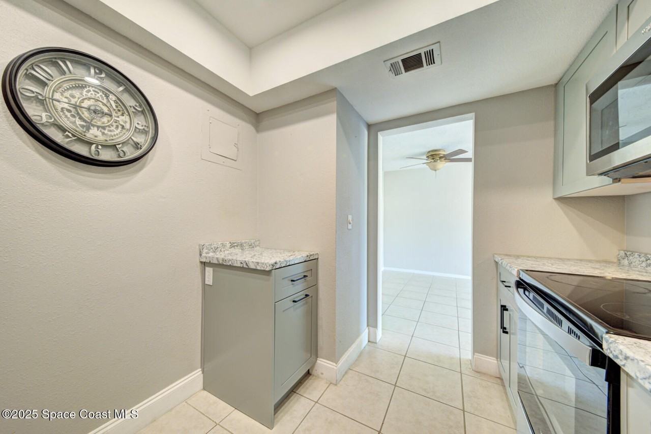 223 Columbia Dr Apt 206 #206 - Photo 4 of 21