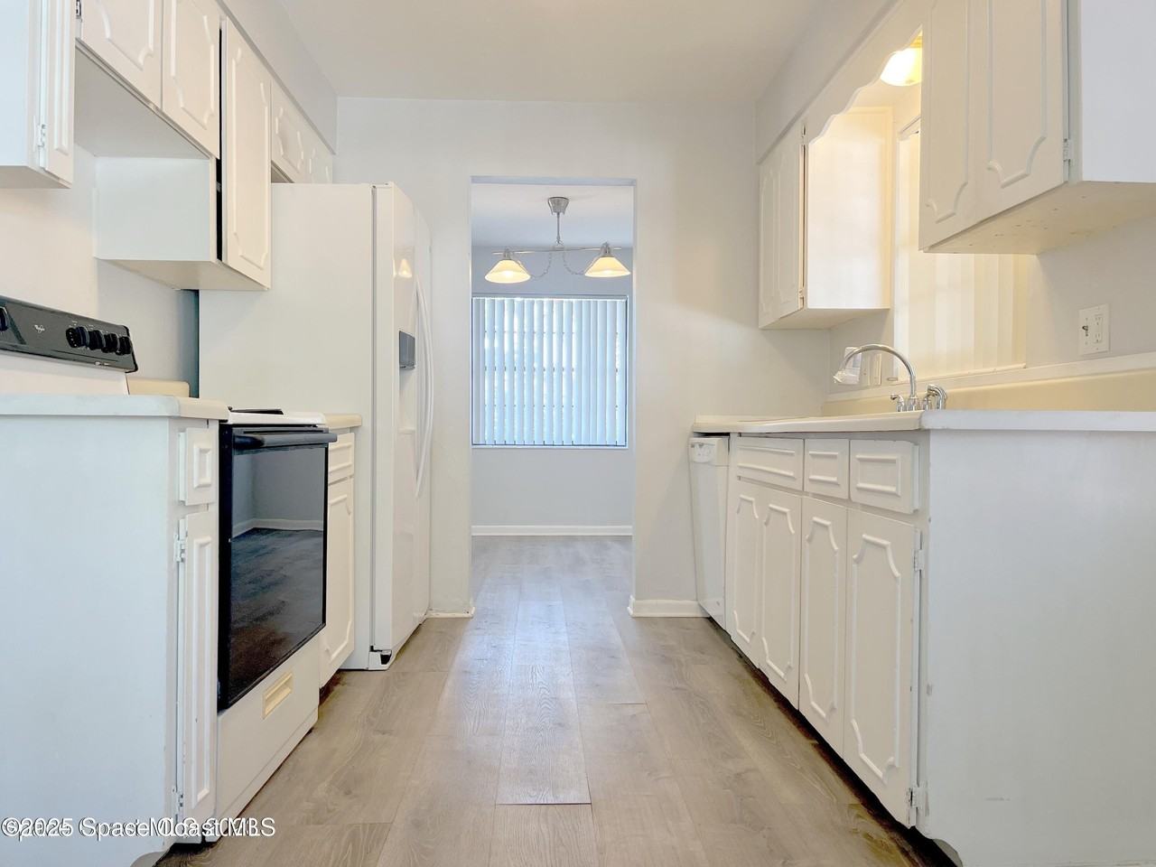 1345 Fiddler Ave - Photo 3 of 19