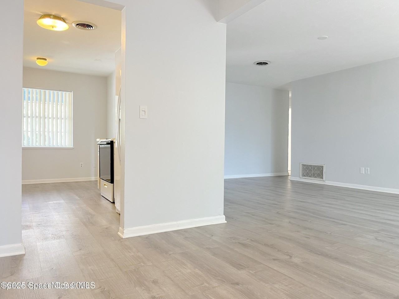 1345 Fiddler Ave - Photo 4 of 19