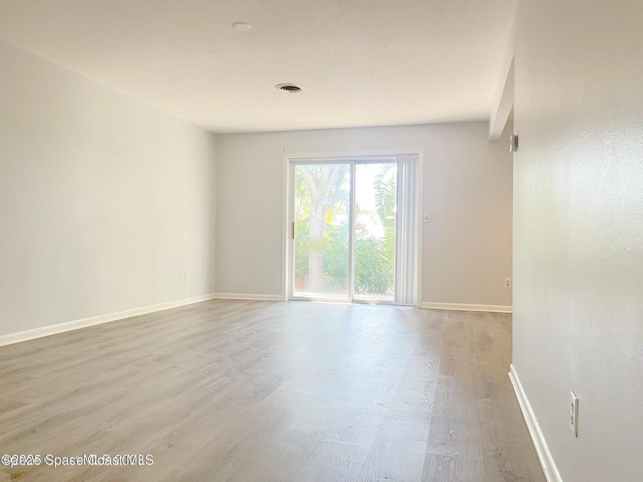 1345 Fiddler Ave - Photo 6 of 19