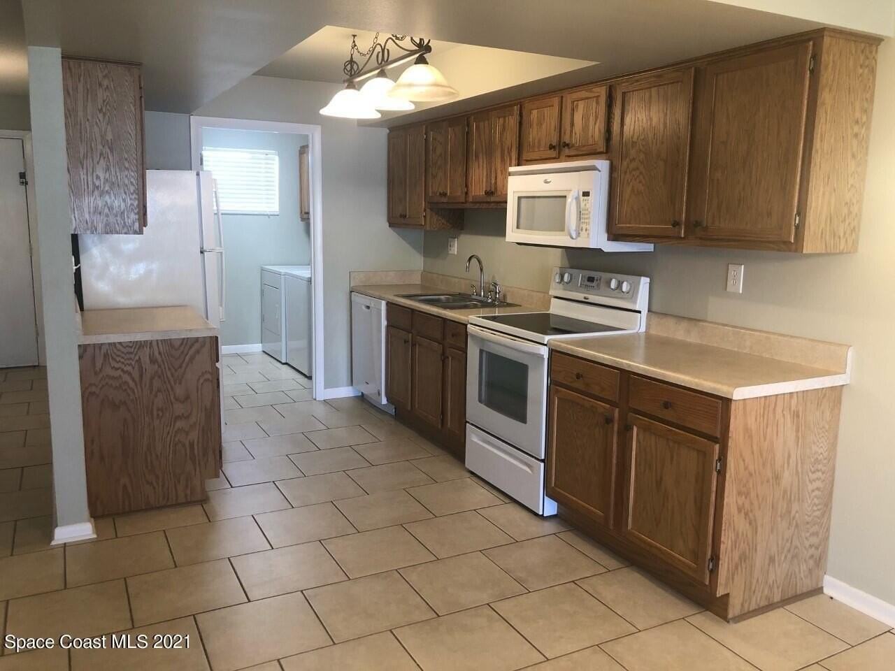 2135 N Courtenay Pkwy Unit 110 #110 - Photo 4 of 14