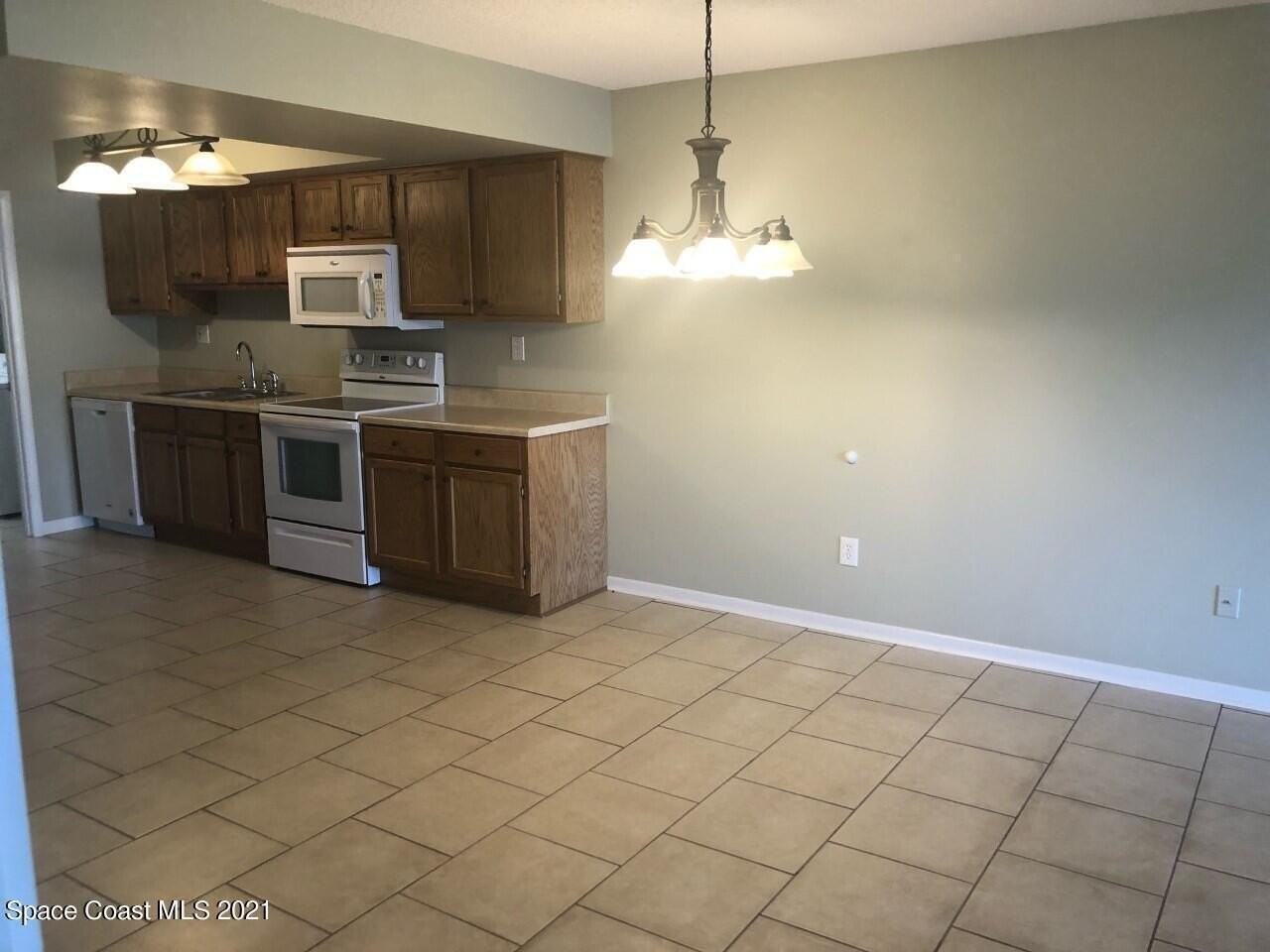 2135 N Courtenay Pkwy Unit 110 #110 - Photo 7 of 14